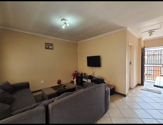 2 BEDROOM APARTMENT RENTED IN NOORDWYK